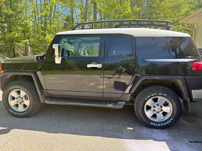 2010 Toyota FJ Cruiser - Sport Utility 2D