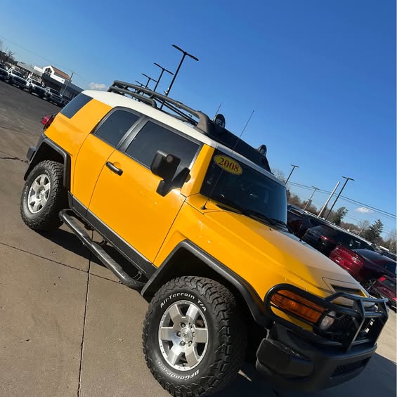 2008 Toyota FJ Cruiser - Sport Utility 2D