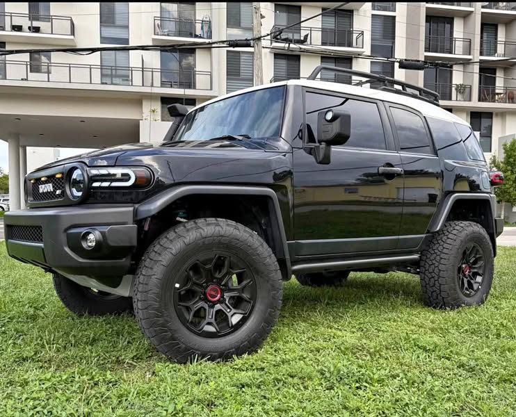 2007 Toyota FJ Cruiser - 4x4 TRD off-road