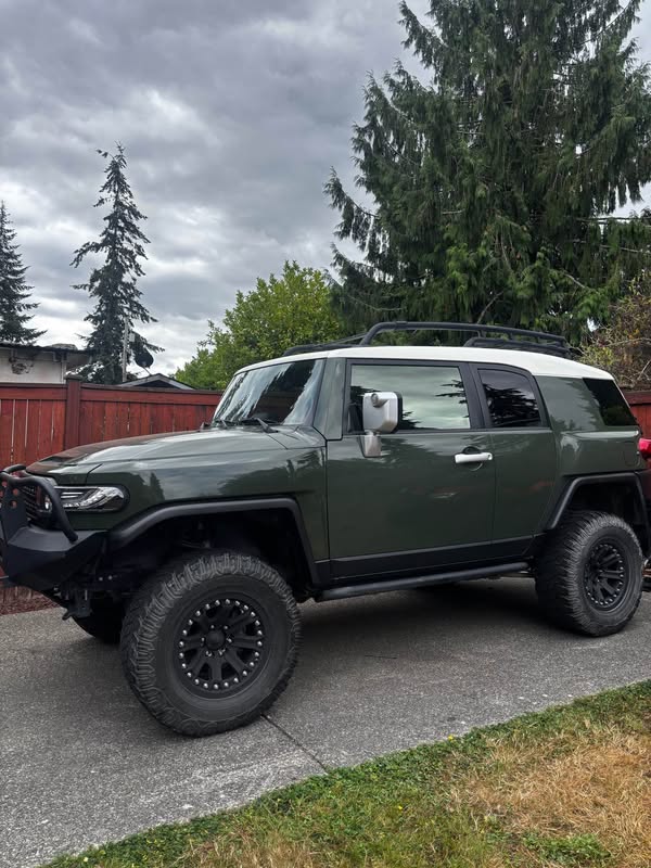 2014 Toyota FJ Cruiser - Sport Utility 2D