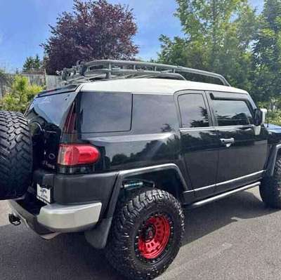 2007 Toyota FJ Cruiser - Sport Utility 2D