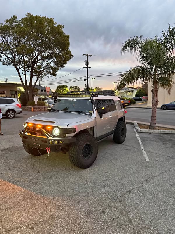 2007 Toyota FJ Cruiser - Sport Utility 2D