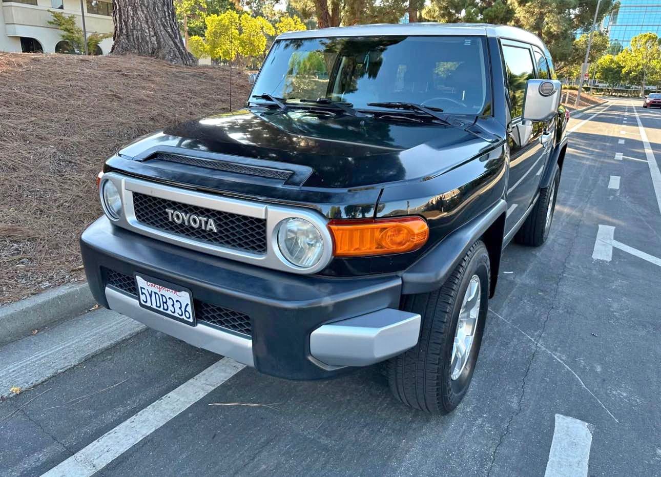 2008 Toyota FJ Cruiser - Sport Utility 2D