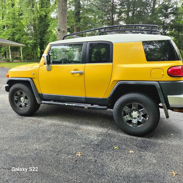 2007 Toyota FJ Cruiser - Sport Utility 2D