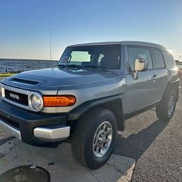 2012 Toyota FJ CRUISER ONLY 130K NO RUST!!! COMES SERVICED+ INSPECTED W\/ NEW OIL CHANGE WE ALSO DO DMV FOR YOU+HAVE PLATES ON SITE! DRIVE AWAY SAME DAY! ZERO DEALER FEES!!