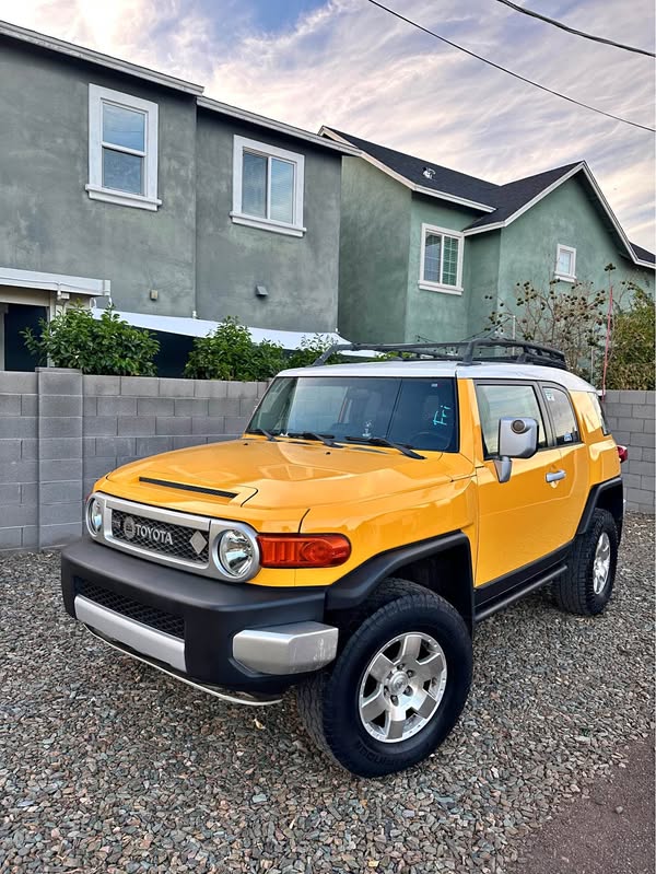 2007 Toyota FJ Cruiser - Sport Utility 2D