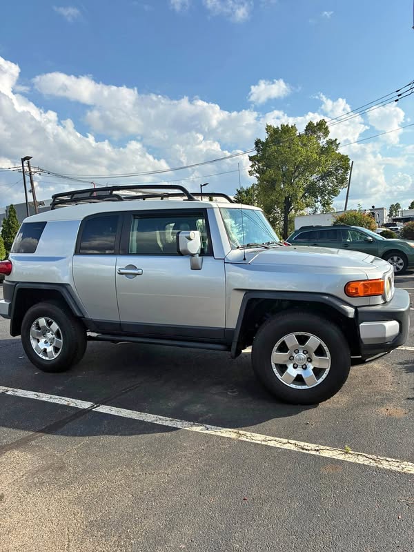 2008 Toyota FJ Cruiser - Sport Utility 2D