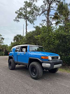 2007 Toyota FJ Cruiser - Sport Utility 2D