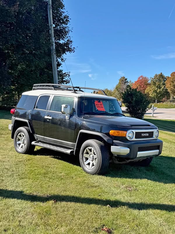 2014 Toyota FJ Cruiser - Sport Utility 2D