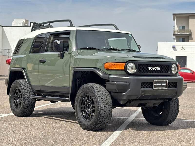 2013 Toyota FJ Cruiser - Sport Utility 2D