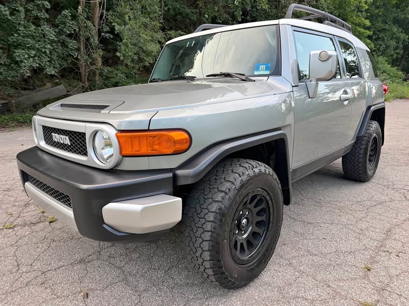 2010 Toyota FJ Cruiser - 4x4