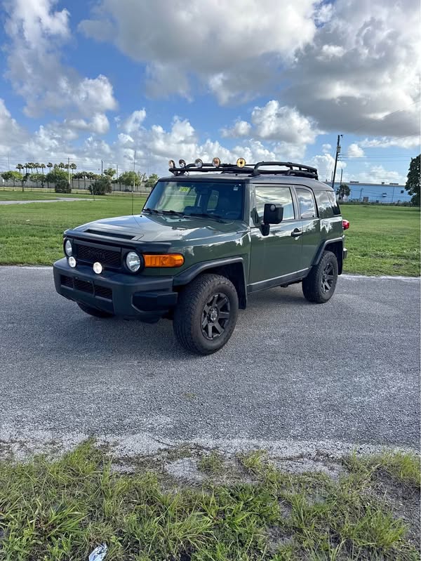 2014 Toyota FJ Cruiser - Sport Utility 2D