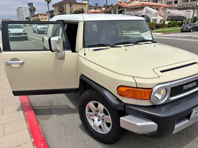 2008 Toyota FJ Cruiser - Sport Utility 2D