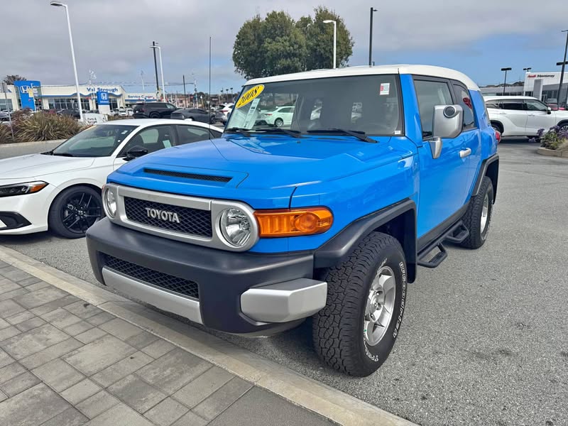 2008 Toyota FJ Cruiser - Sport Utility 2D