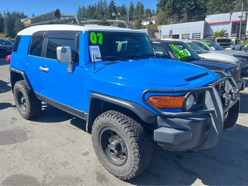 2007 Toyota FJ Cruiser - Sport Utility 2D