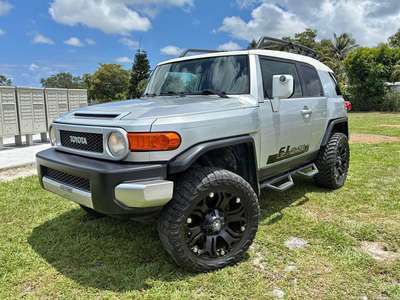 2007 Toyota FJ Cruiser - Sport Utility 2D