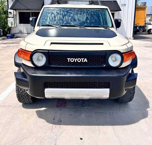 2010 Toyota FJ Cruiser - Sport Utility 2D