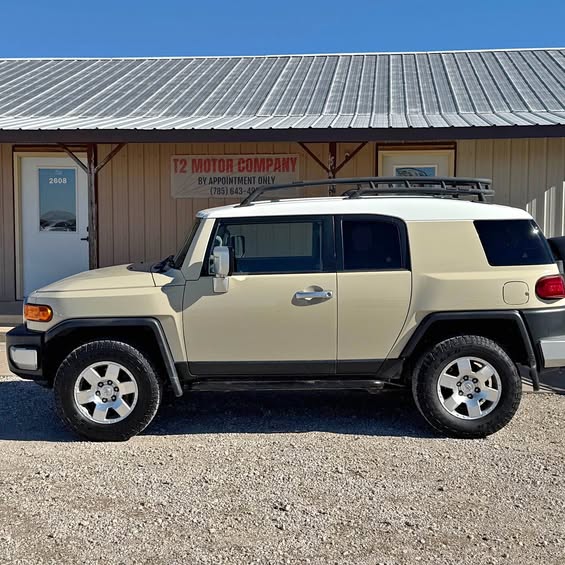 2008 Toyota FJ Cruiser - Sport Utility 2D