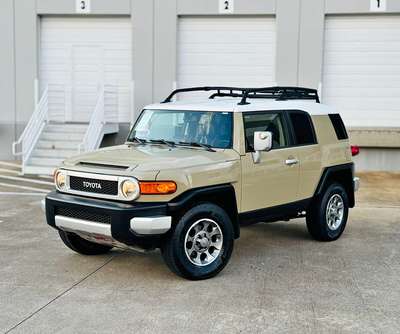 2013 Toyota FJ Cruiser - Sport Utility 2D