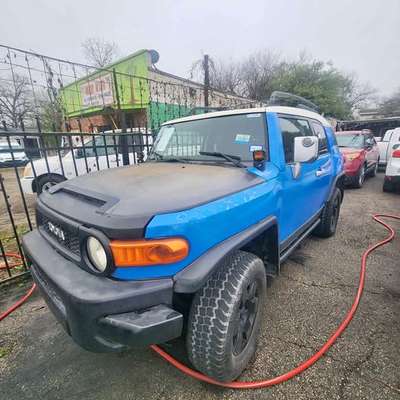 2009 Toyota FJ Cruiser - Sport Utility 2D