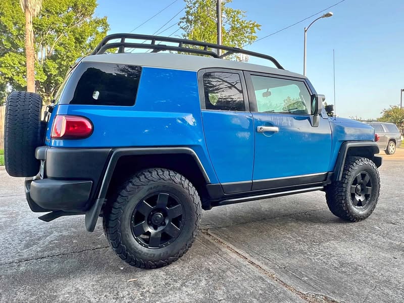 2008 Toyota FJ Cruiser - 4x4 rebiul asul todo vien
