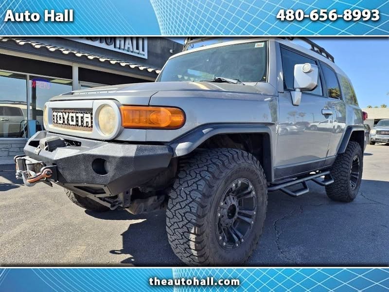 2011 Toyota FJ Cruiser 4X4, Excellent runner! Clean Carfax, detailed service history.
