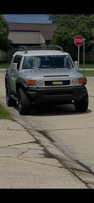 2007 Toyota FJ Cruiser - 4WD off- the road V6 engine