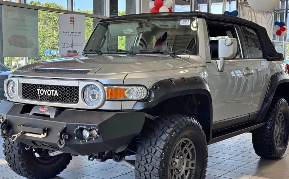 2008 Toyota FJ Cruiser - Convertible