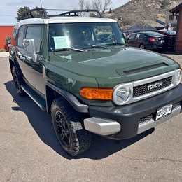 2011 Toyota fj cruiser 4x4 army green