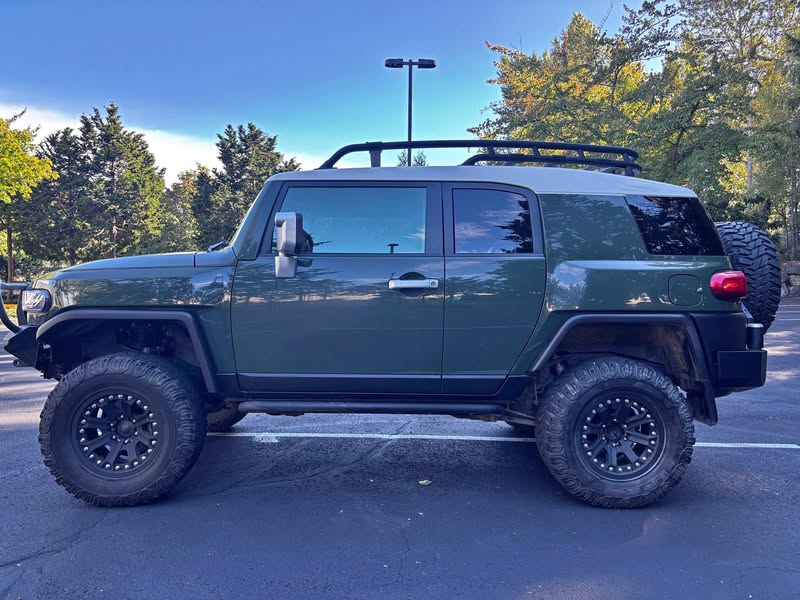 2014 Toyota FJ Cruiser - Sport Utility 2D