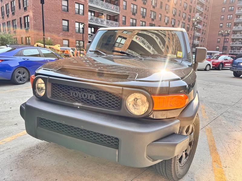 2008 Toyota FJ Cruiser - Sport Utility 2D