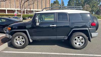 2007 Toyota FJ Cruiser - 2WD