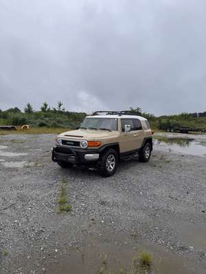 2014 Toyota FJ Cruiser - Sport