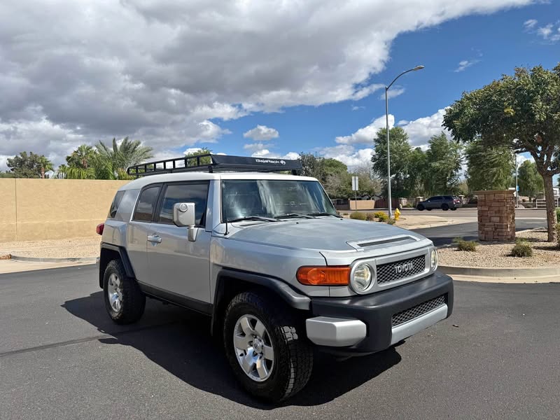 2007 Toyota FJ Cruiser - Truck