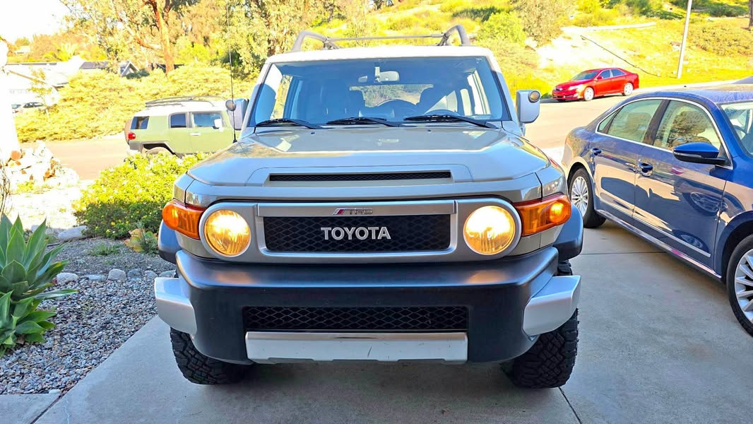 2012 Toyota FJ Cruiser - Sport Utility 2D