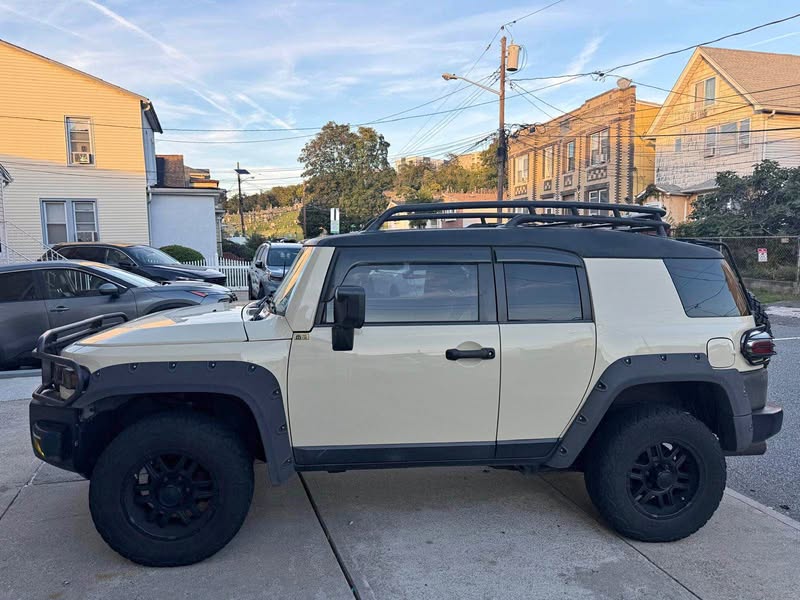 2008 Toyota FJ Cruiser - Sport Utility 2D