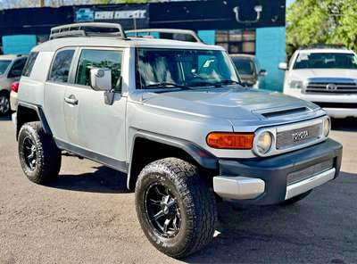 2007 Toyota FJ Cruiser - Sport Utility 2D