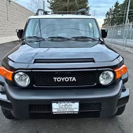 2009 Toyota  FJ Cruiser 4WD AT \/ Clean title \/ Clean carfax report