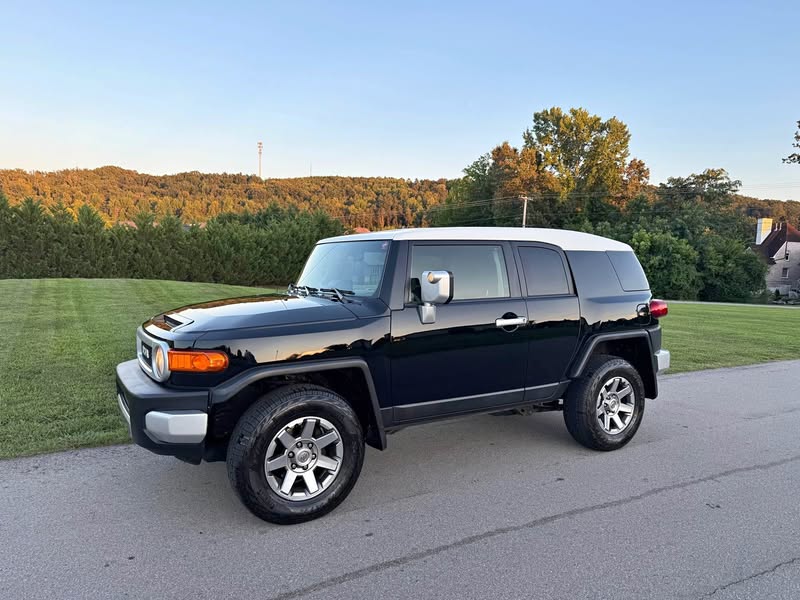 2014 Toyota FJ Cruiser - Sport Utility 2D