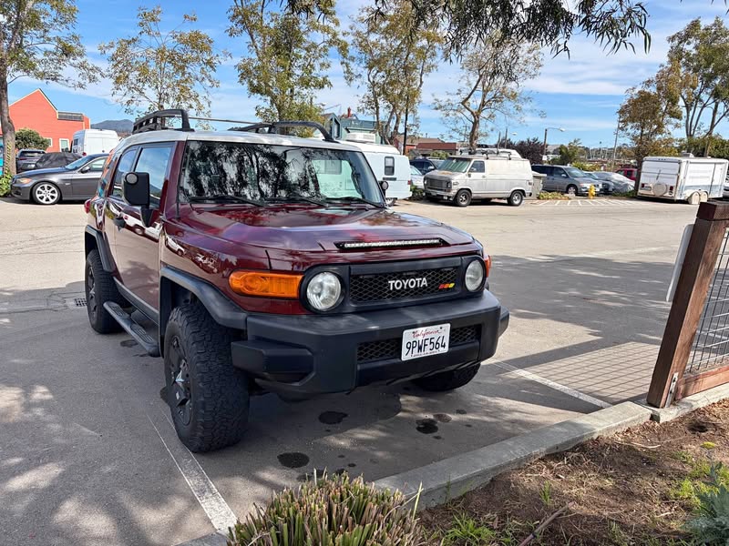 2011 Toyota FJ Cruiser - Sport Utility 2D