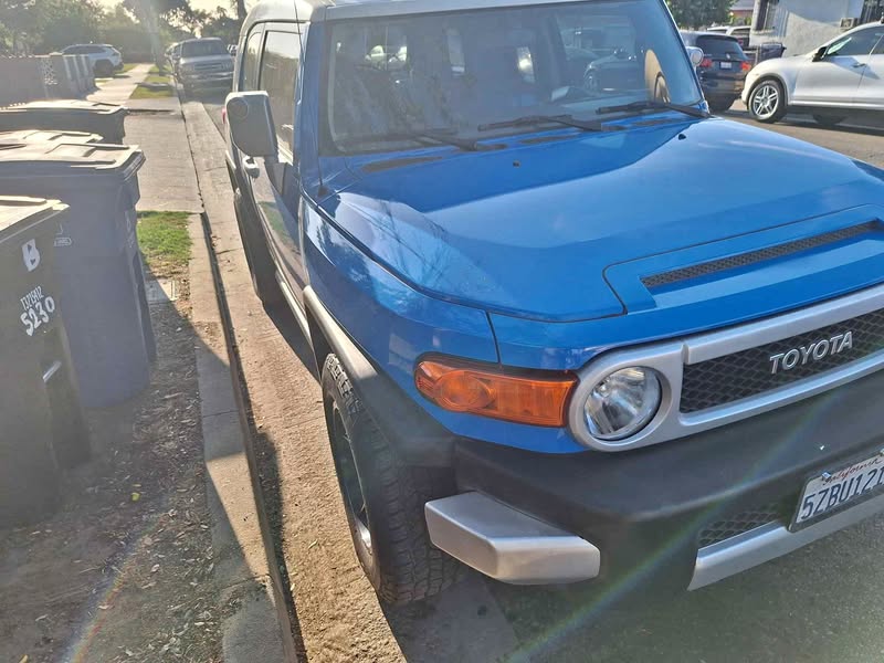 2007 Toyota FJ Cruiser - Sport Utility 2D