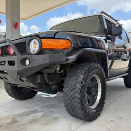 2010 Toyota FJ Cruiser - Sport Utility 2D