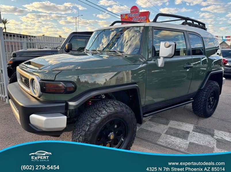 2013 Toyota FJ Cruiser - Sport Utility 2D