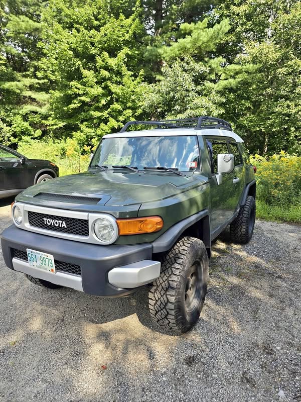 2014 Toyota FJ Cruiser - Sport Utility 2D