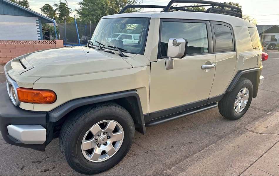 2008 Toyota FJ Cruiser - Sport Utility 2D