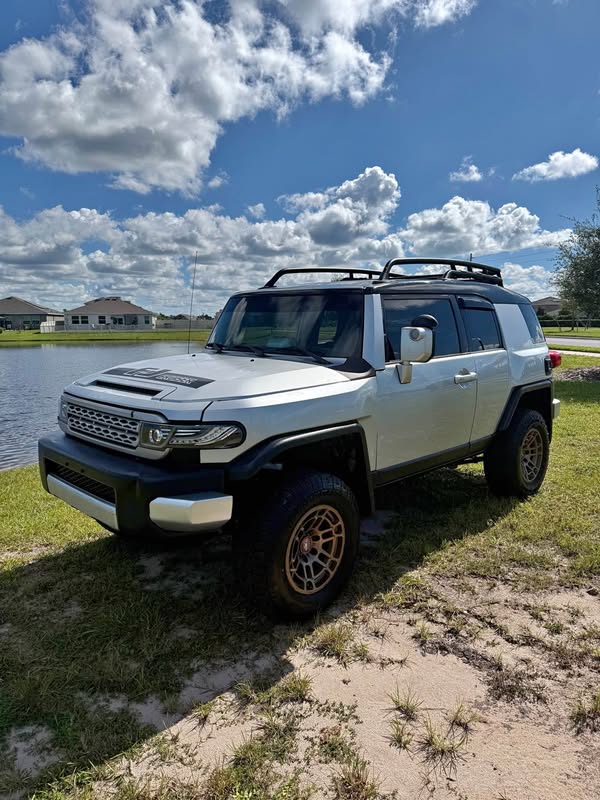 2007 Toyota FJ Cruiser - Sport Utility 2D