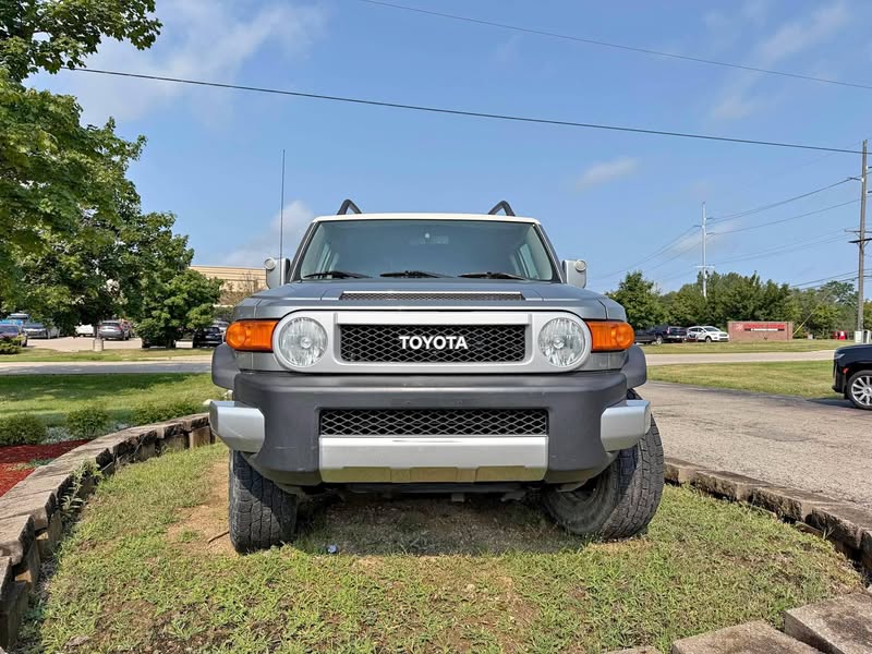 2012 Toyota FJ Cruiser - Base
