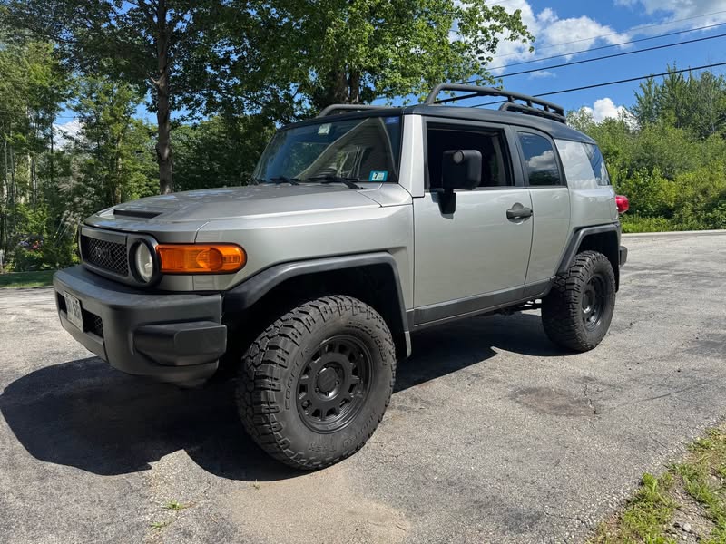 2010 Toyota FJ Cruiser - Sport Utility 2D