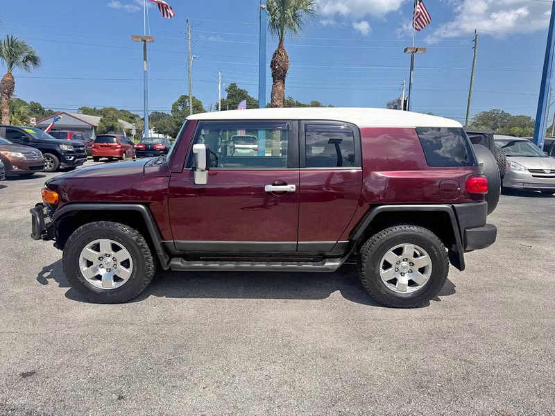 2007 Toyota FJ Cruiser - Sport Utility 2D