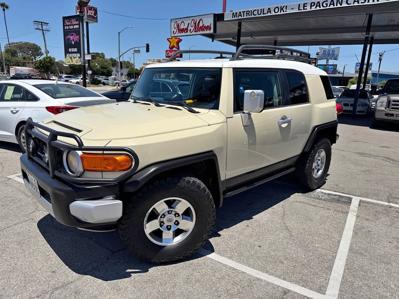 2008 Toyota FJ Cruiser - Sport Utility 2D